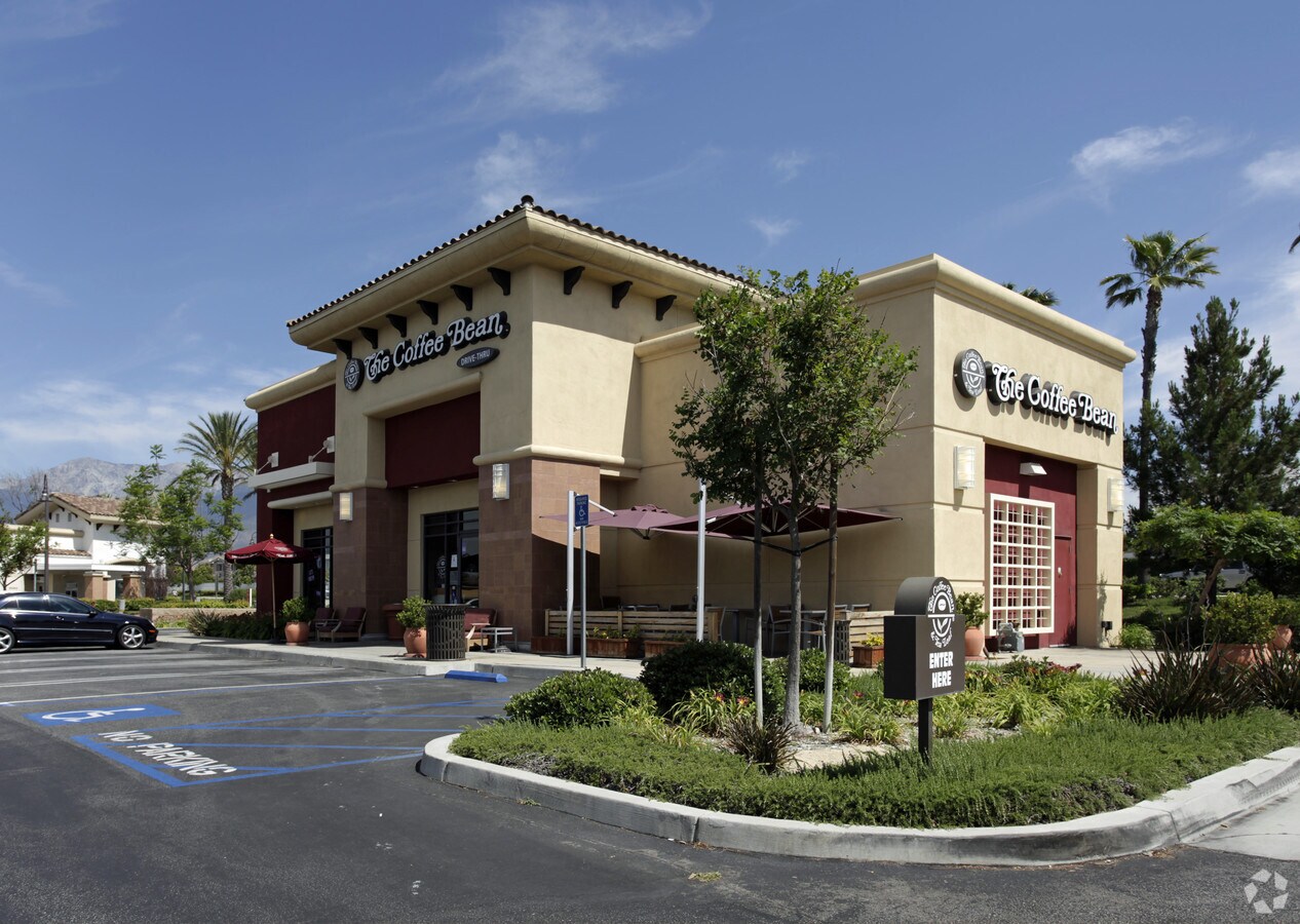 16155 Sierra Lakes Pky, Fontana, CA 92336 Sierra Lakes Village