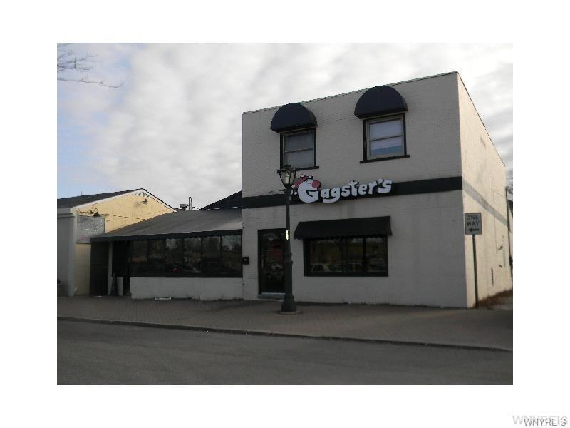 708 E Market St, Niagara Falls, NY for sale Primary Photo- Image 1 of 1