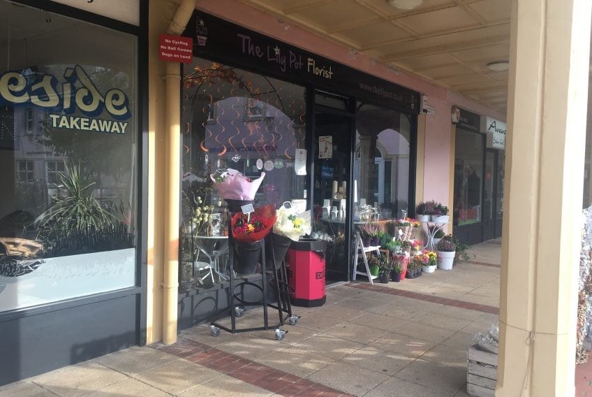 Lakeside, Aylesbury for sale Primary Photo- Image 1 of 1