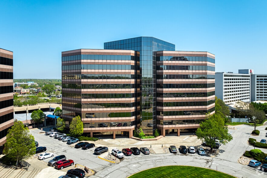 7300 W 110th St, Overland Park, KS for lease - Building Photo - Image 3 of 4
