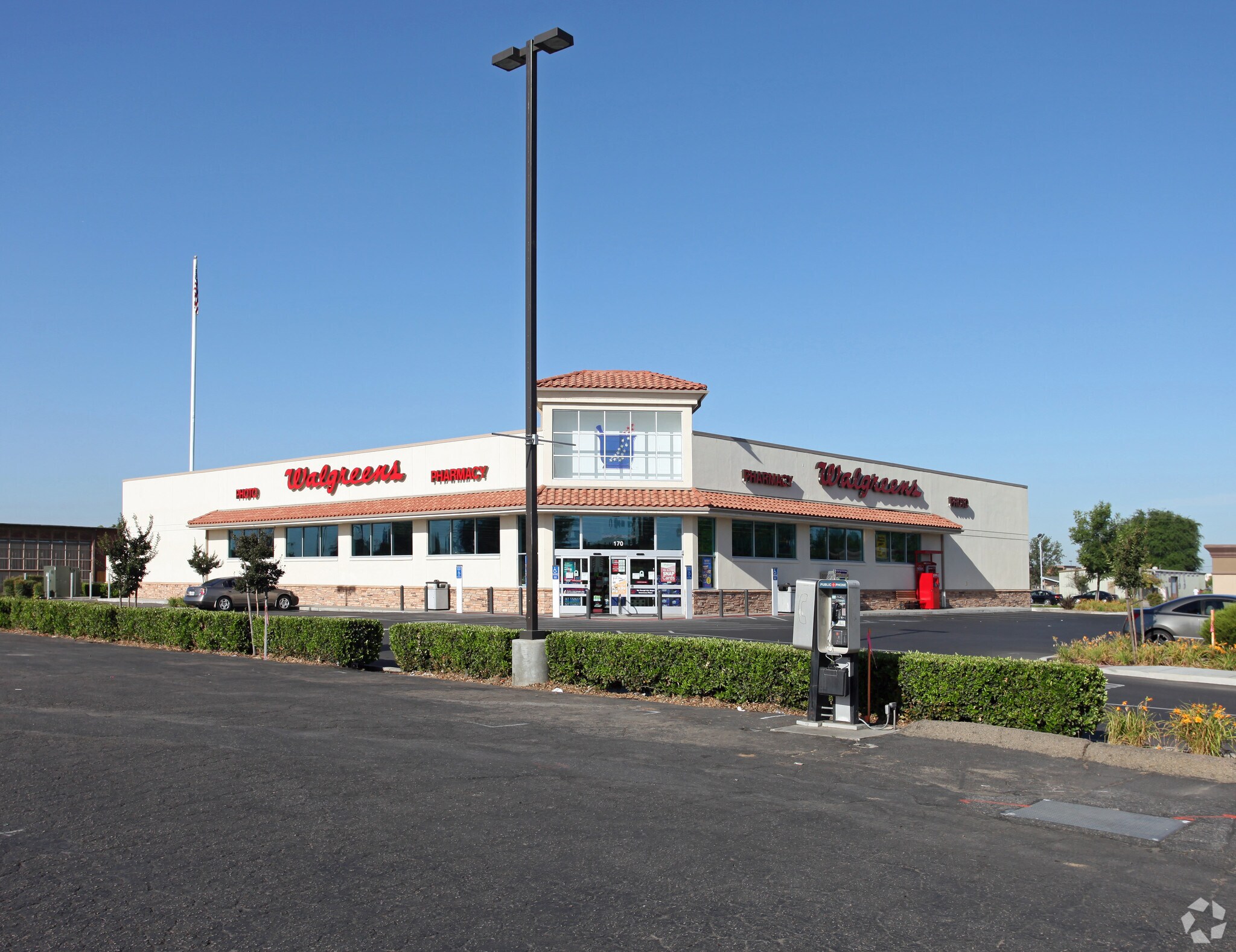 170 W El Monte Way, Dinuba, CA for sale Primary Photo- Image 1 of 1