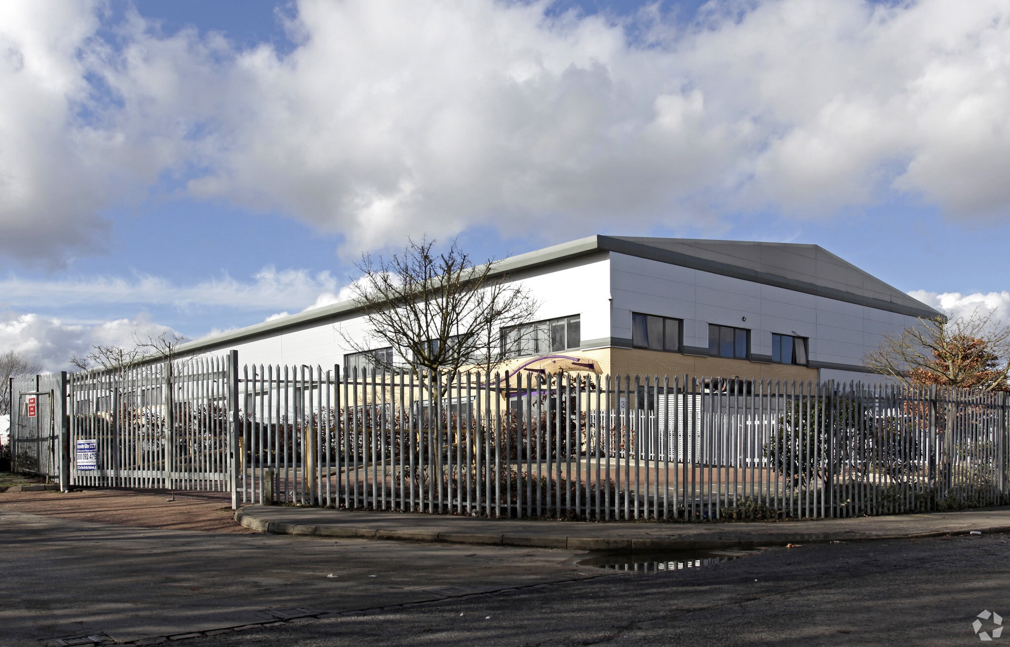 35 Imperial Way, Croydon for sale Primary Photo- Image 1 of 1