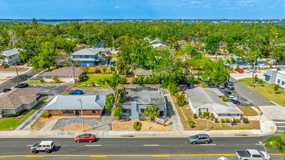 Manatee Ave Properties 1 portfolio of 2 properties for sale on LoopNet.com - Building Photo - Image 3 of 44