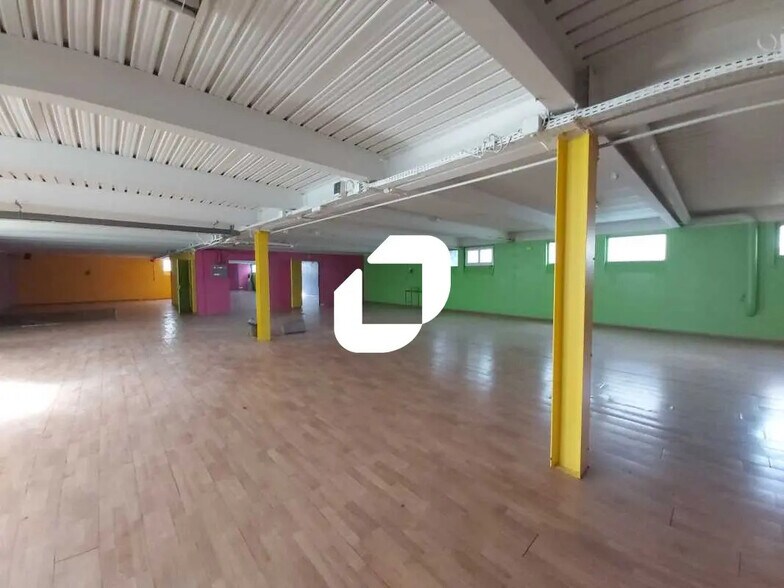 Flex in Les Ulis for lease - Interior Photo - Image 3 of 7