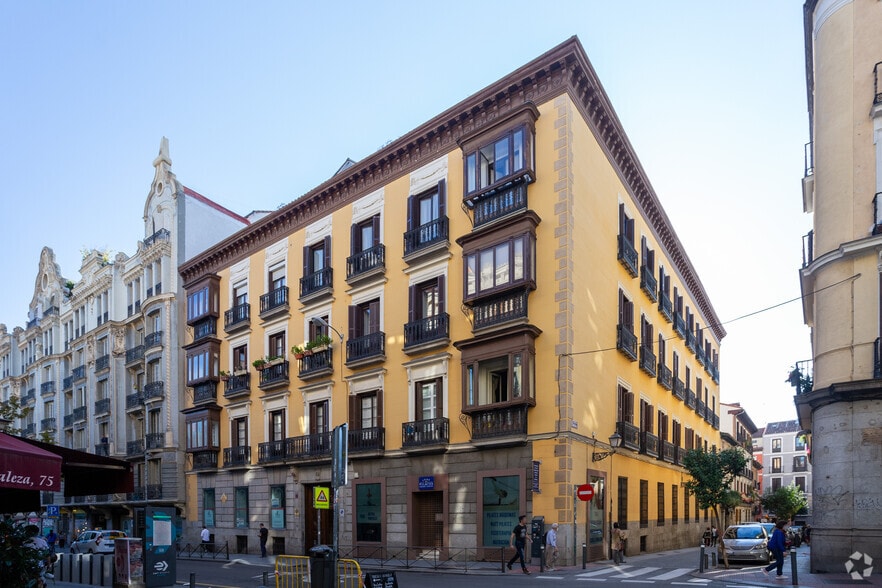 Multifamily in Madrid, Madrid for sale - Building Photo - Image 1 of 2