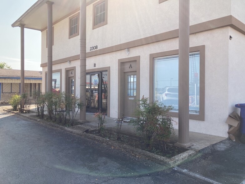 2308 E Us-190 Hwy, Copperas Cove, TX for lease - Building Photo - Image 2 of 5