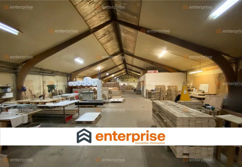 Flex in Comines for lease - Building Photo - Image 1 of 6