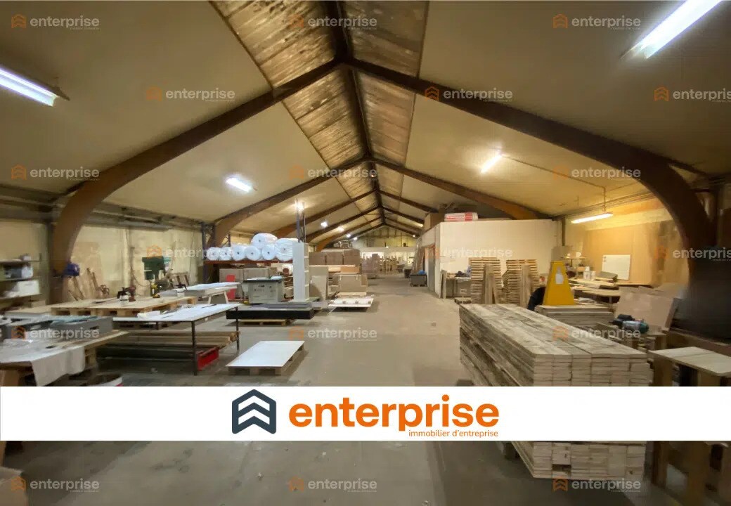 Flex in Comines for lease Building Photo- Image 1 of 7