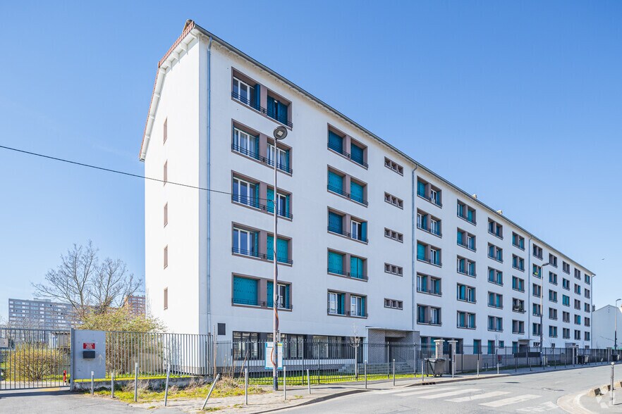 3 Rue Molière, Ivry-sur-Seine for lease - Primary Photo - Image 1 of 2