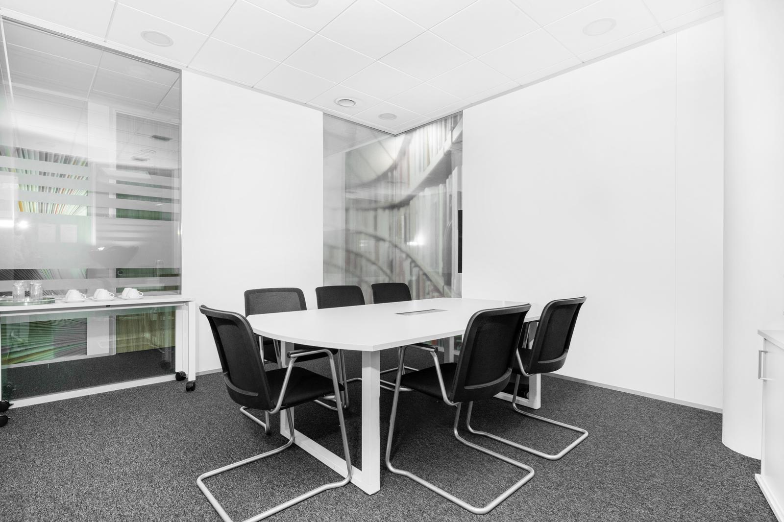 7 Rue Le Bouvier, Bourg-la-Reine for lease Interior Photo- Image 1 of 15