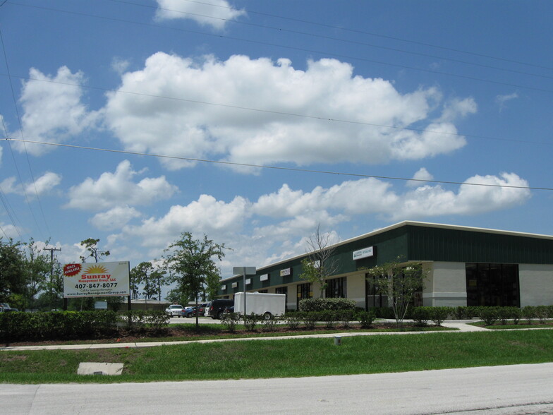 101-115 Hangar Rd, Kissimmee, FL for lease - Building Photo - Image 3 of 3