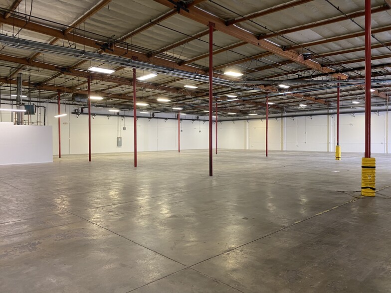 9541 Mason Ave, Chatsworth, CA for lease - Building Photo - Image 2 of 20