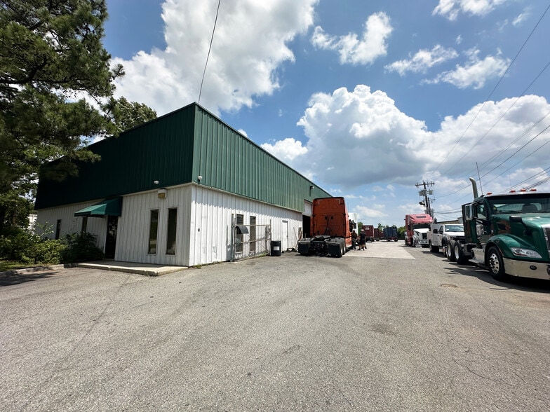 9 Aviation Ct, Garden City, GA for lease - Building Photo - Image 3 of 4