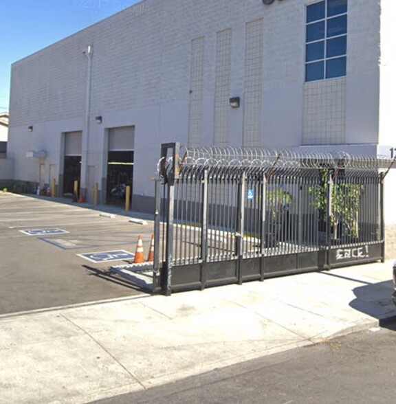 123 E 32nd St, Los Angeles, CA for sale - Building Photo - Image 1 of 1