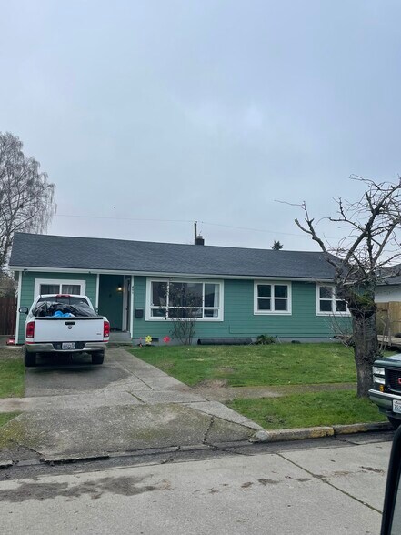 461 28th Ave, Longview, WA for sale - Primary Photo - Image 1 of 1