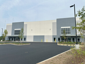 1200 Wall St W, Lyndhurst, NJ for lease Building Photo- Image 1 of 2