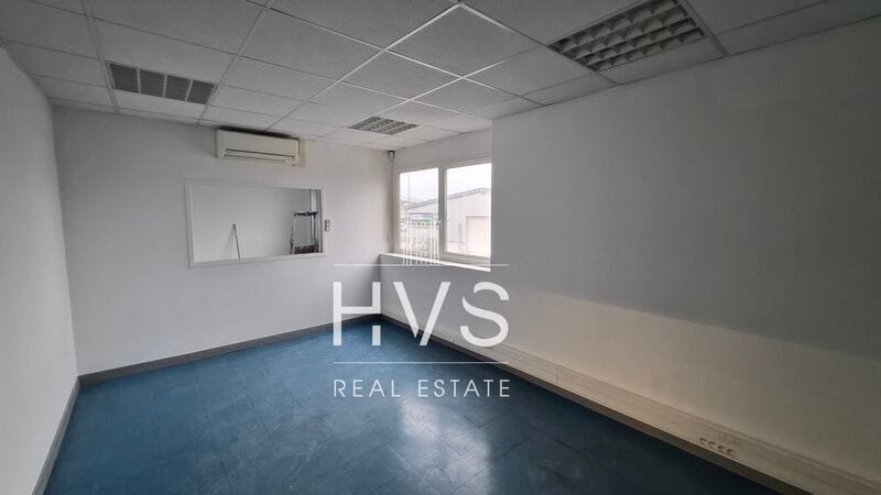 Flex in Vitrolles for lease - Interior Photo - Image 2 of 8