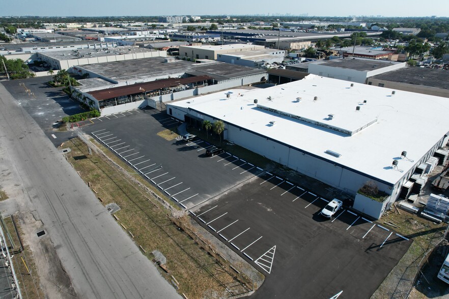 6721 NW 36th Ave, Miami, FL for lease - Building Photo - Image 1 of 16