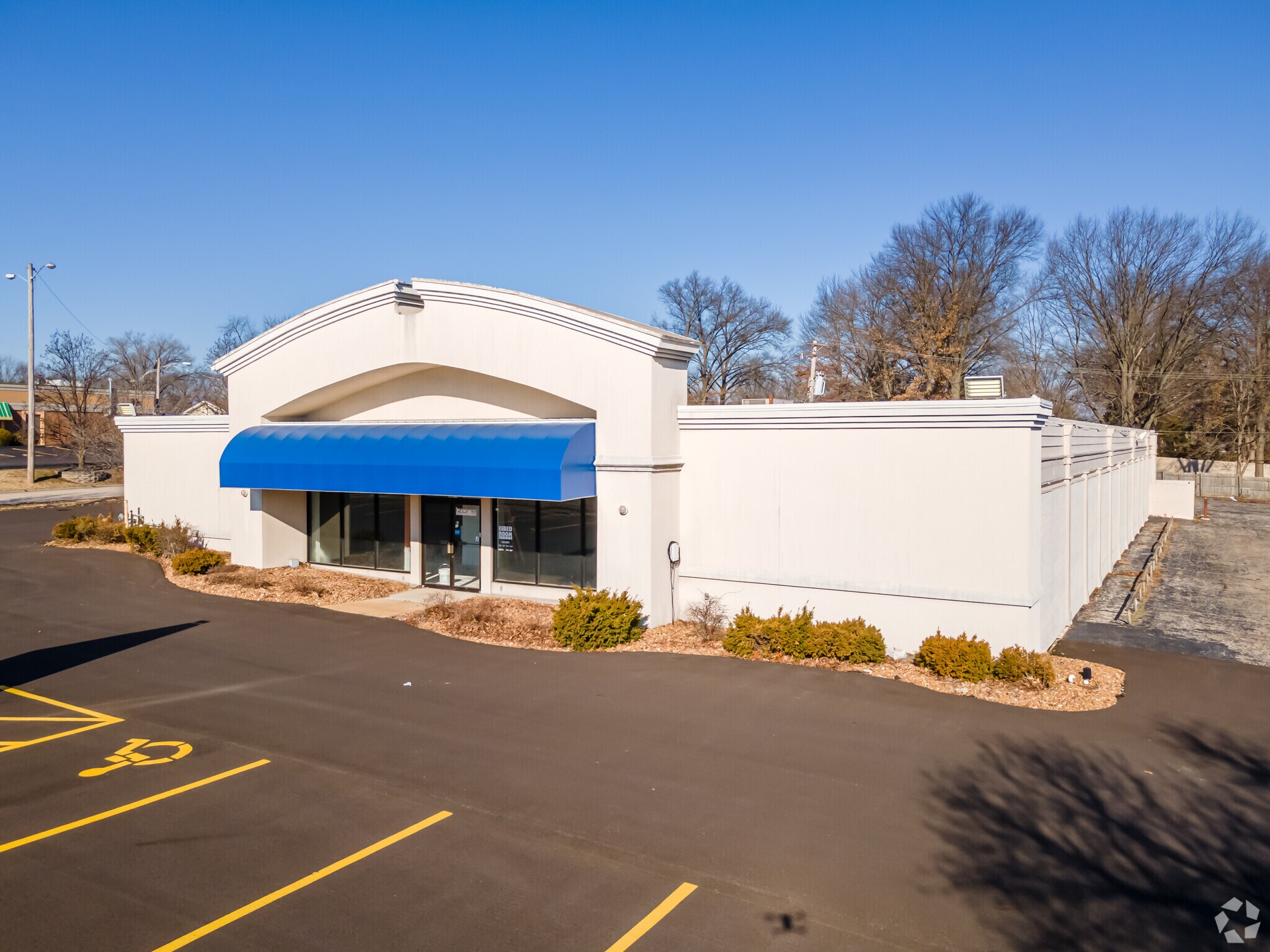 15599 Manchester Rd, Ballwin, MO for sale Primary Photo- Image 1 of 1