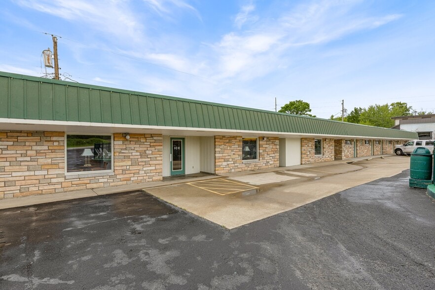 310 S McCune St, Pilot Knob, MO for sale - Building Photo - Image 3 of 59