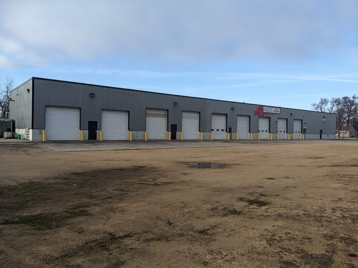 3332 Commerce St, La Crosse, WI 54603