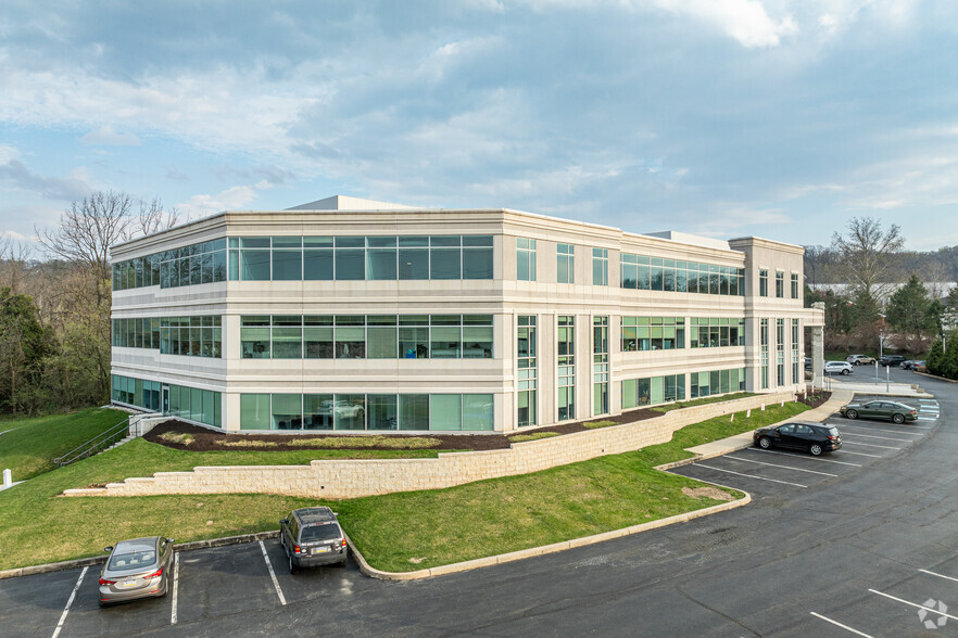 100 Deerfield Ln, Malvern, PA for lease - Building Photo - Image 2 of 13