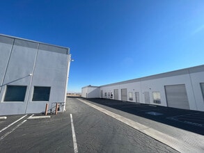 17525 Alder St, Hesperia, CA for lease Interior Photo- Image 1 of 1