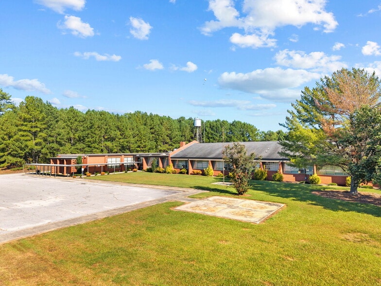 8967 Cedar Grove School Loop Rd, Nashville, NC for sale - Building Photo - Image 1 of 54