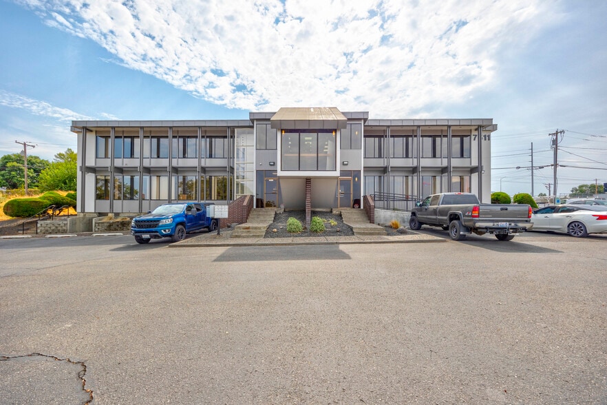 7511 W Arrowhead Ave, Kennewick, WA for lease - Building Photo - Image 1 of 32