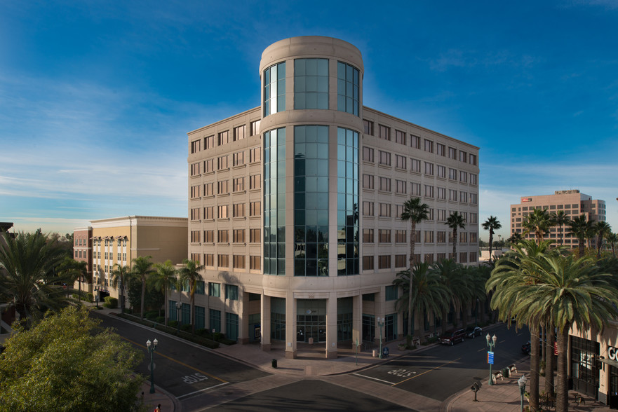 200 W Center St, Anaheim, CA for lease - Building Photo - Image 1 of 6