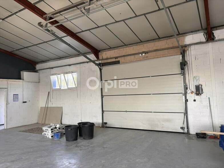 Flex in Bollene for sale - Building Photo - Image 2 of 5