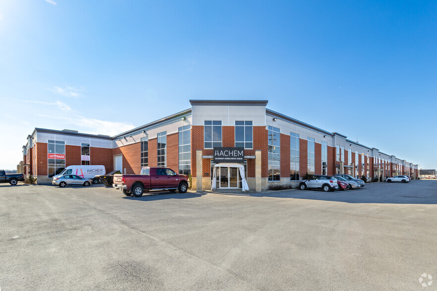 1354-1390 Av De La Gare, Mascouche, QC for sale - Primary Photo - Image 1 of 1