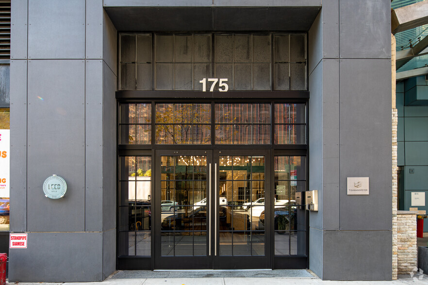 175 Varick St, New York, NY for lease - Building Photo - Image 3 of 6