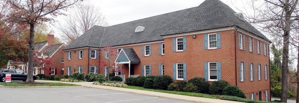 1010 Ednam Ctr, Charlottesville, VA for sale - Building Photo - Image 1 of 1