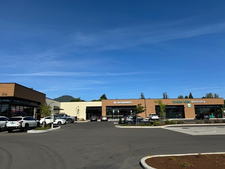 1314 Springbrook Rd, Medford, OR for lease - Building Photo - Image 2 of 9