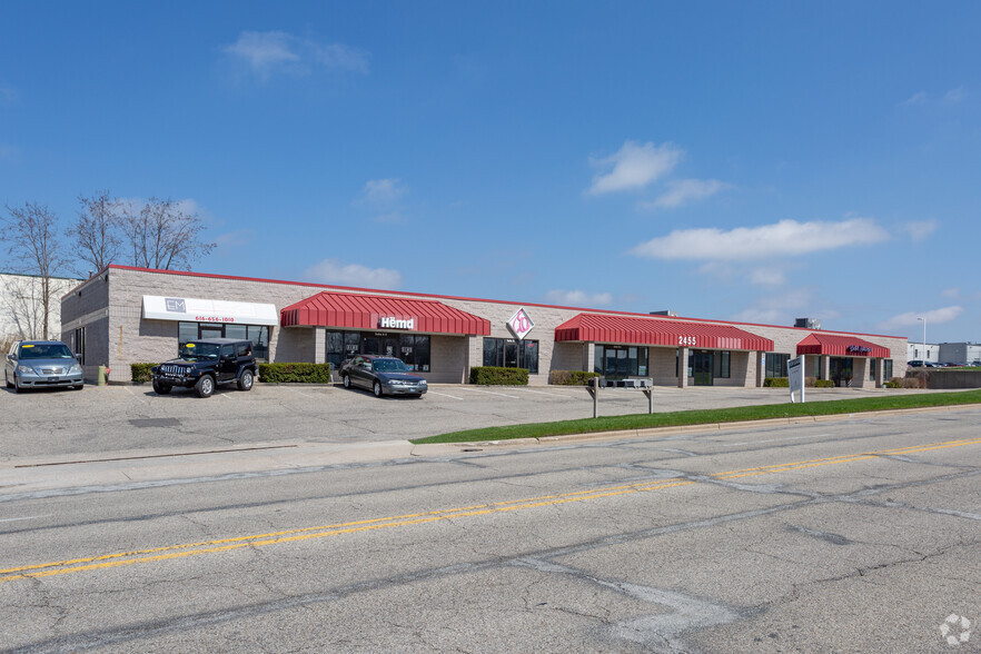 2455 29th St SE, Grand Rapids, MI for lease - Primary Photo - Image 1 of 7