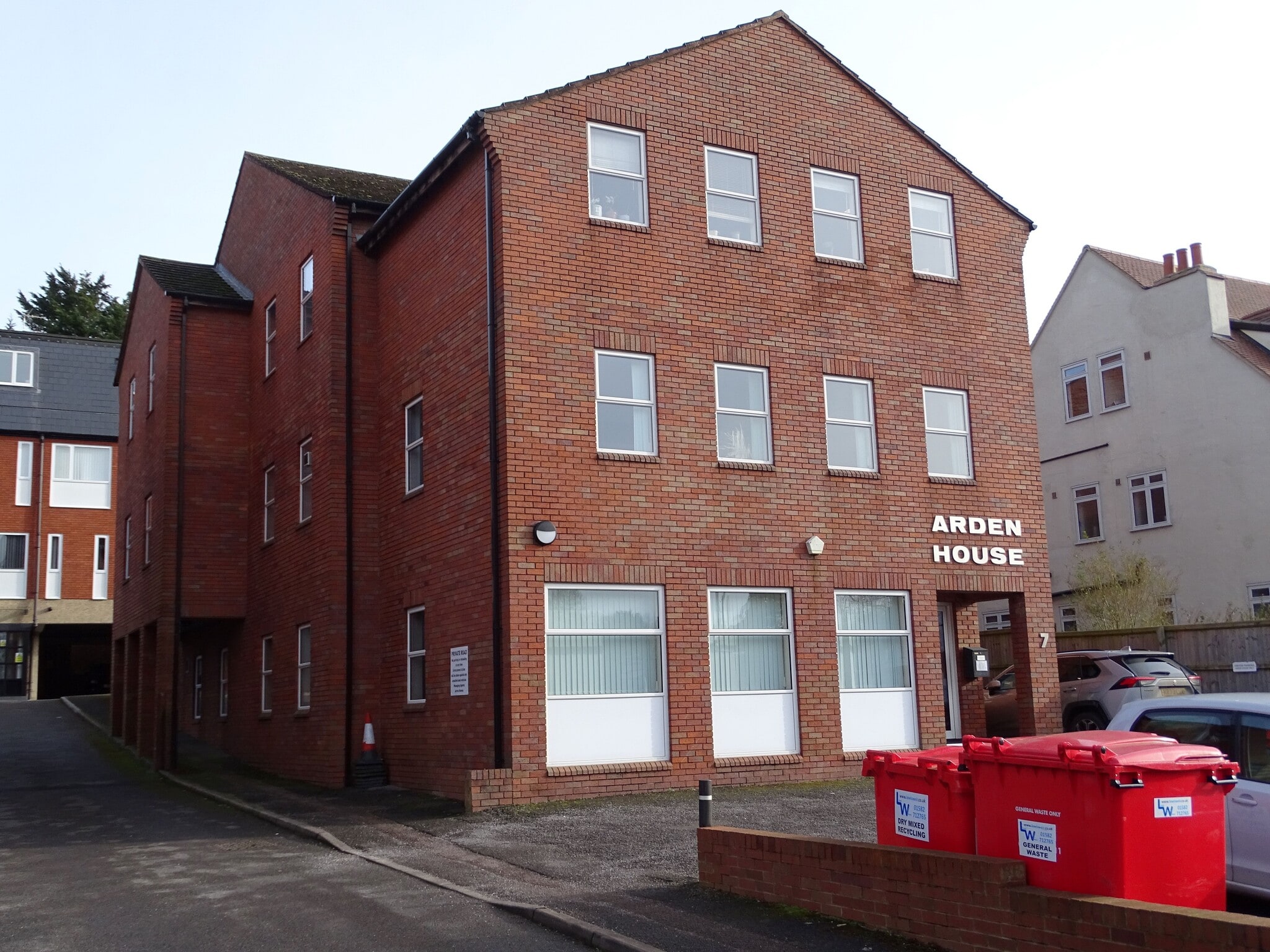 7 Arden Grove, Harpenden for sale Primary Photo- Image 1 of 1