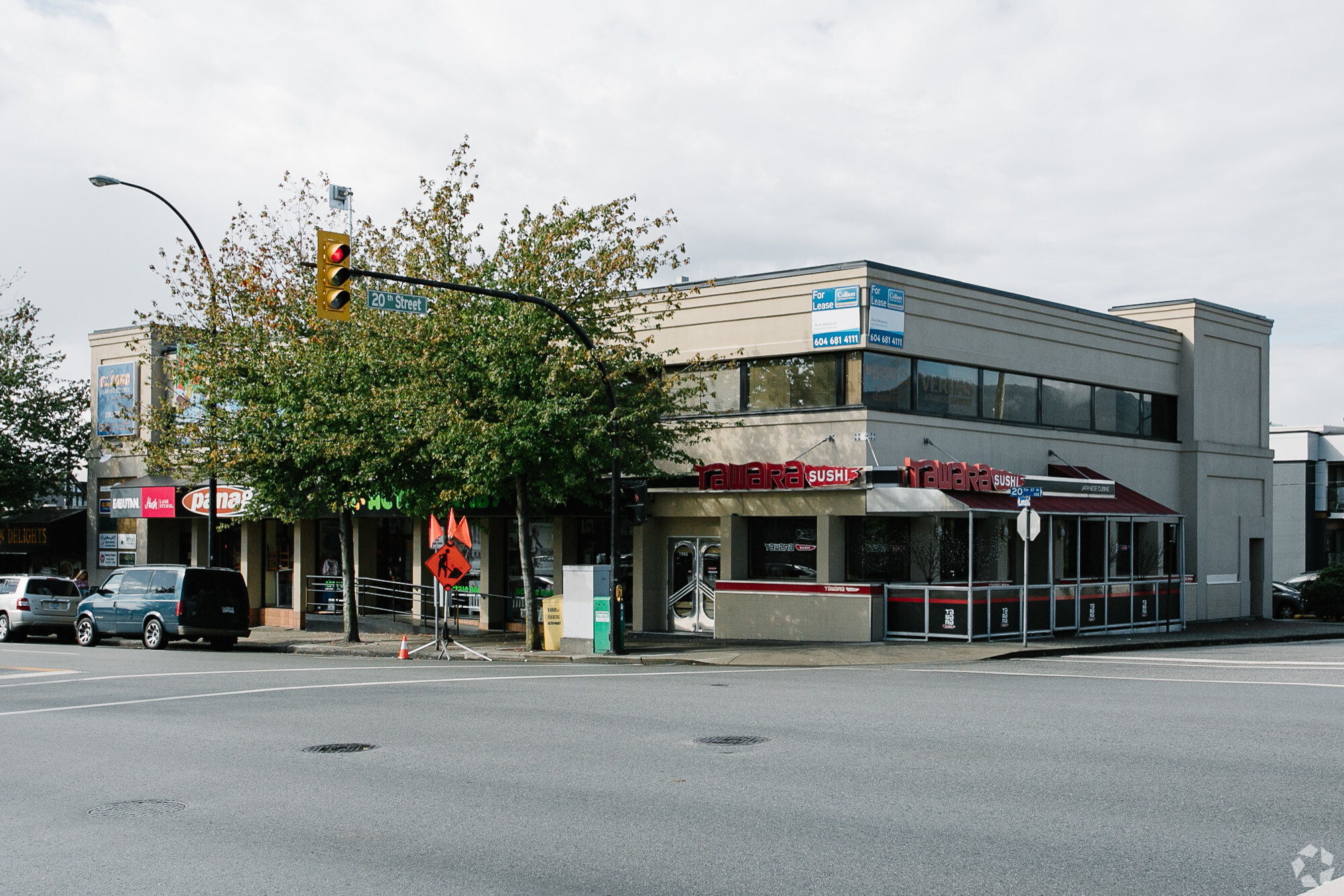 1945-1995 Lonsdale Ave, North Vancouver, BC for sale Primary Photo- Image 1 of 1