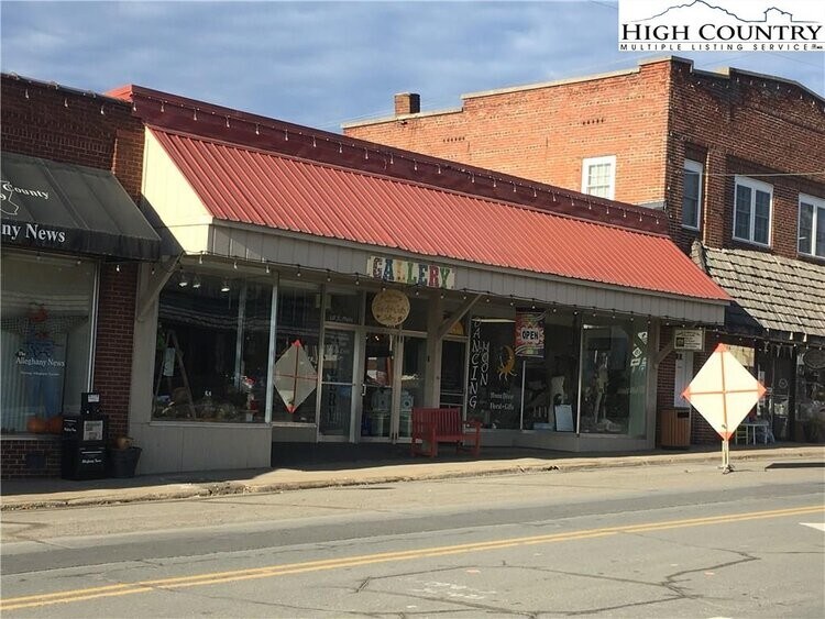 16 S Main St, Sparta, NC 28675