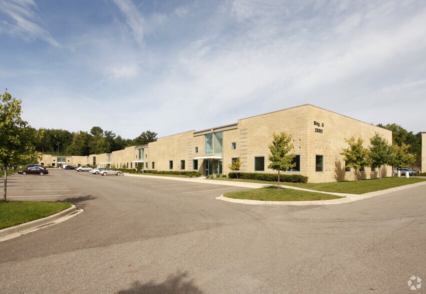28351 Beck Rd, Wixom, MI for sale - Primary Photo - Image 1 of 1