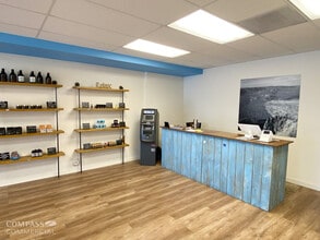 2276 SW Highland Ave, Redmond, OR for lease Interior Photo- Image 1 of 4