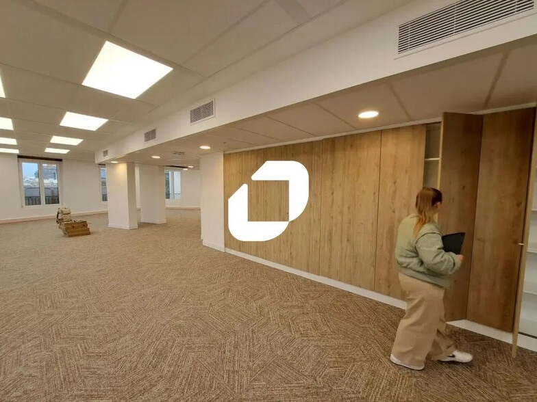 82 Avenue Marceau, Paris for lease - Interior Photo - Image 3 of 14