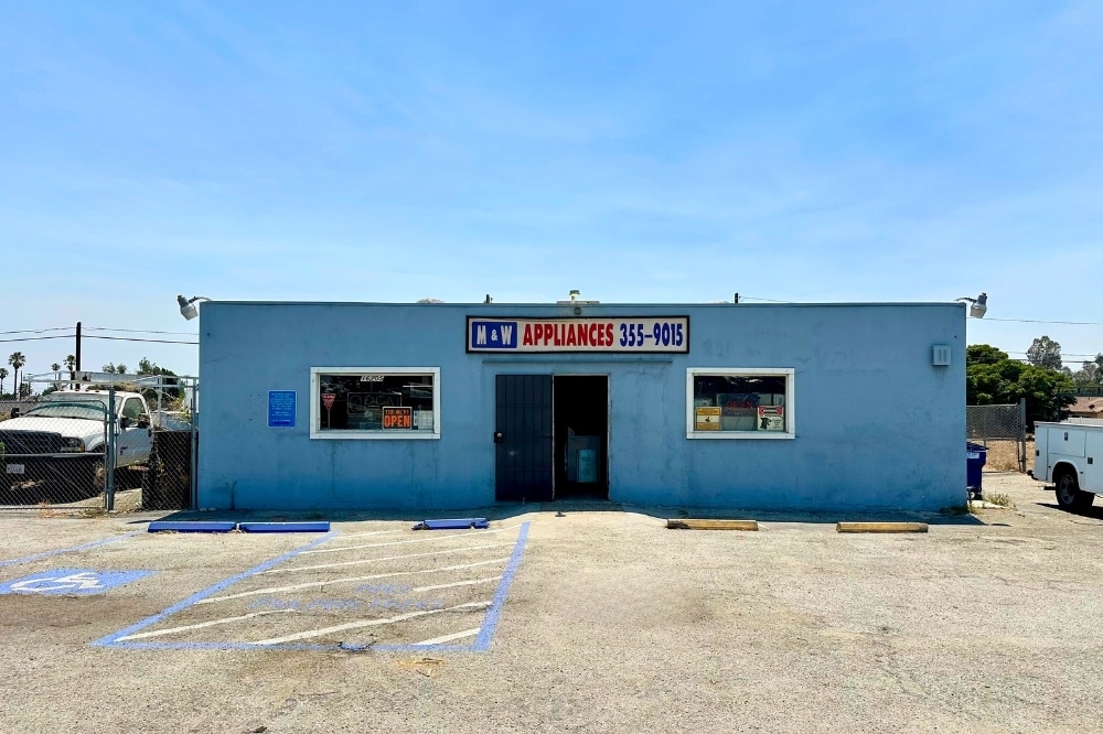 16205 Foothill Boulevard, Fontana, CA for lease Building Photo- Image 1 of 20