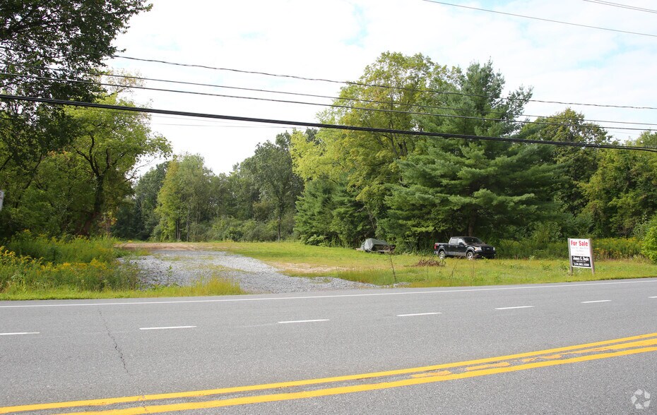 382 Lake Ave, Saratoga Springs, NY 12866