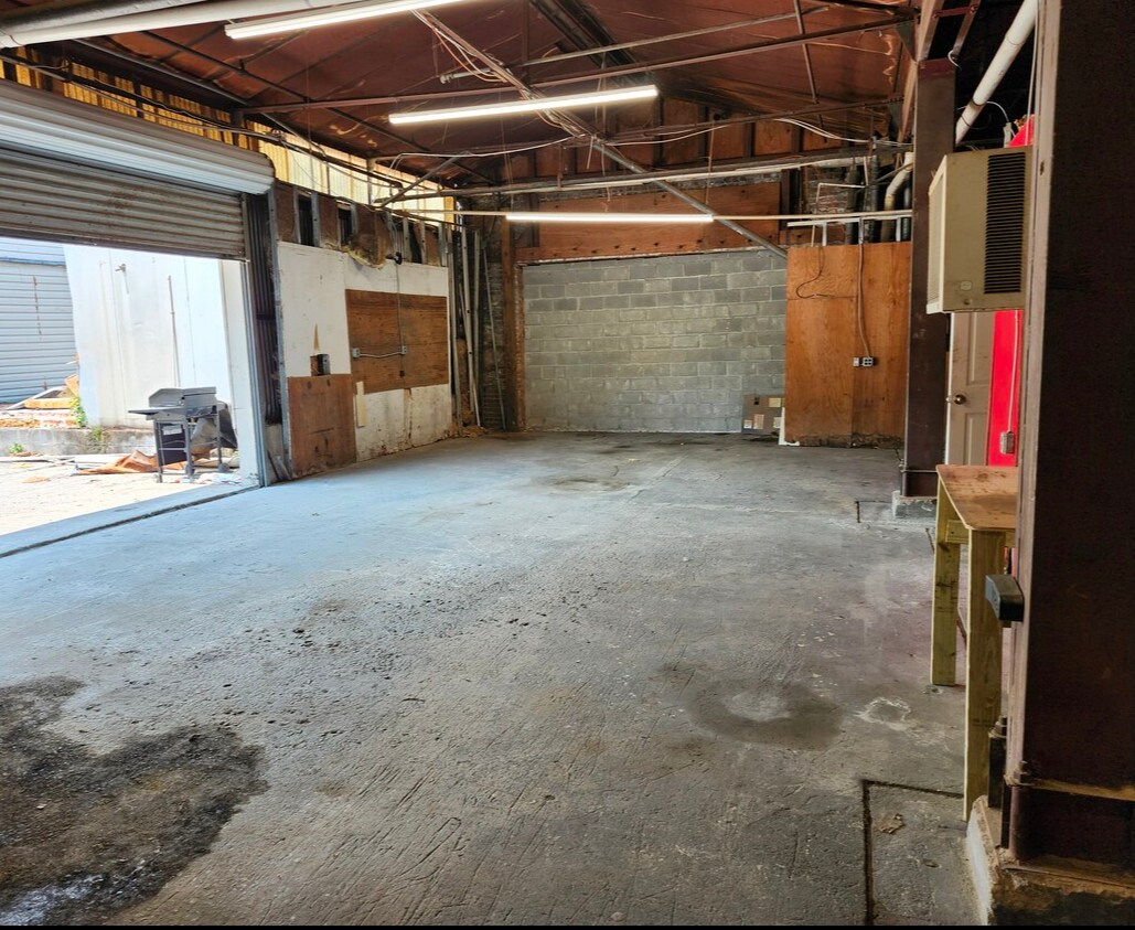 309 Stiles Ave A, Savannah, GA for sale Interior Photo- Image 1 of 3