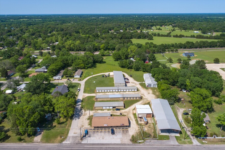 701 E Pine St, Edgewood, TX for sale - Building Photo - Image 3 of 29