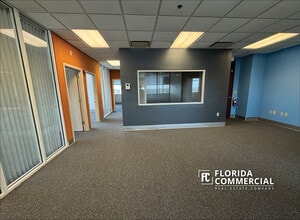 900-904 E Prima Vista Blvd, Port Saint Lucie, FL for lease Interior Photo- Image 1 of 12