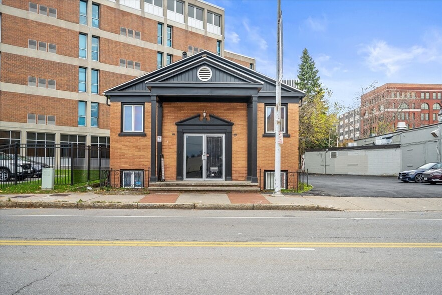 287 Andrews St, Rochester, NY for sale - Building Photo - Image 1 of 35