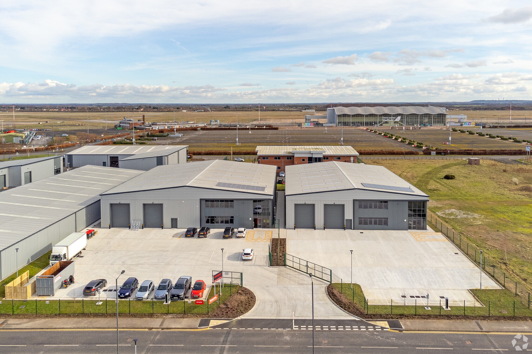 First Av, Doncaster for lease Primary Photo- Image 1 of 5