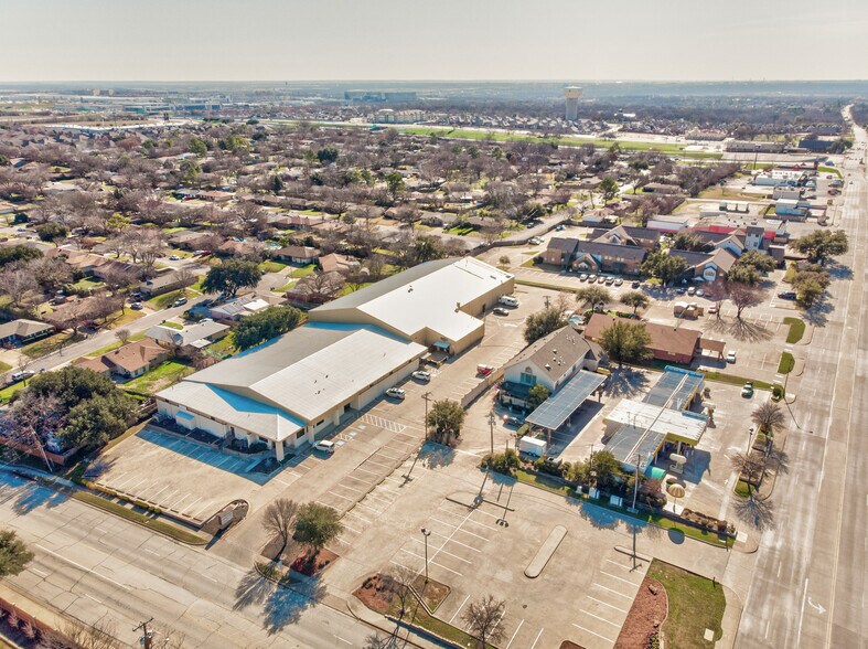 100 E Midway Dr, Euless, TX for sale - Building Photo - Image 1 of 1
